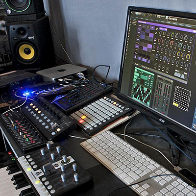 Contrôleurs capteurs ethernet DMX USINE Hollyhock 6 formation professionnelle Studio Lakanal matériel professionnel